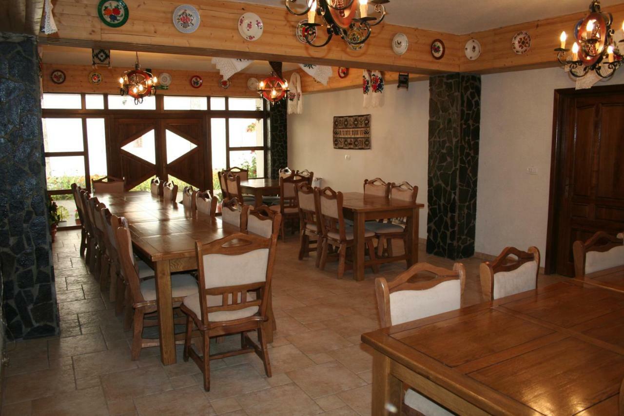 Hotel Cabana Iza Bîrsana Exterior foto